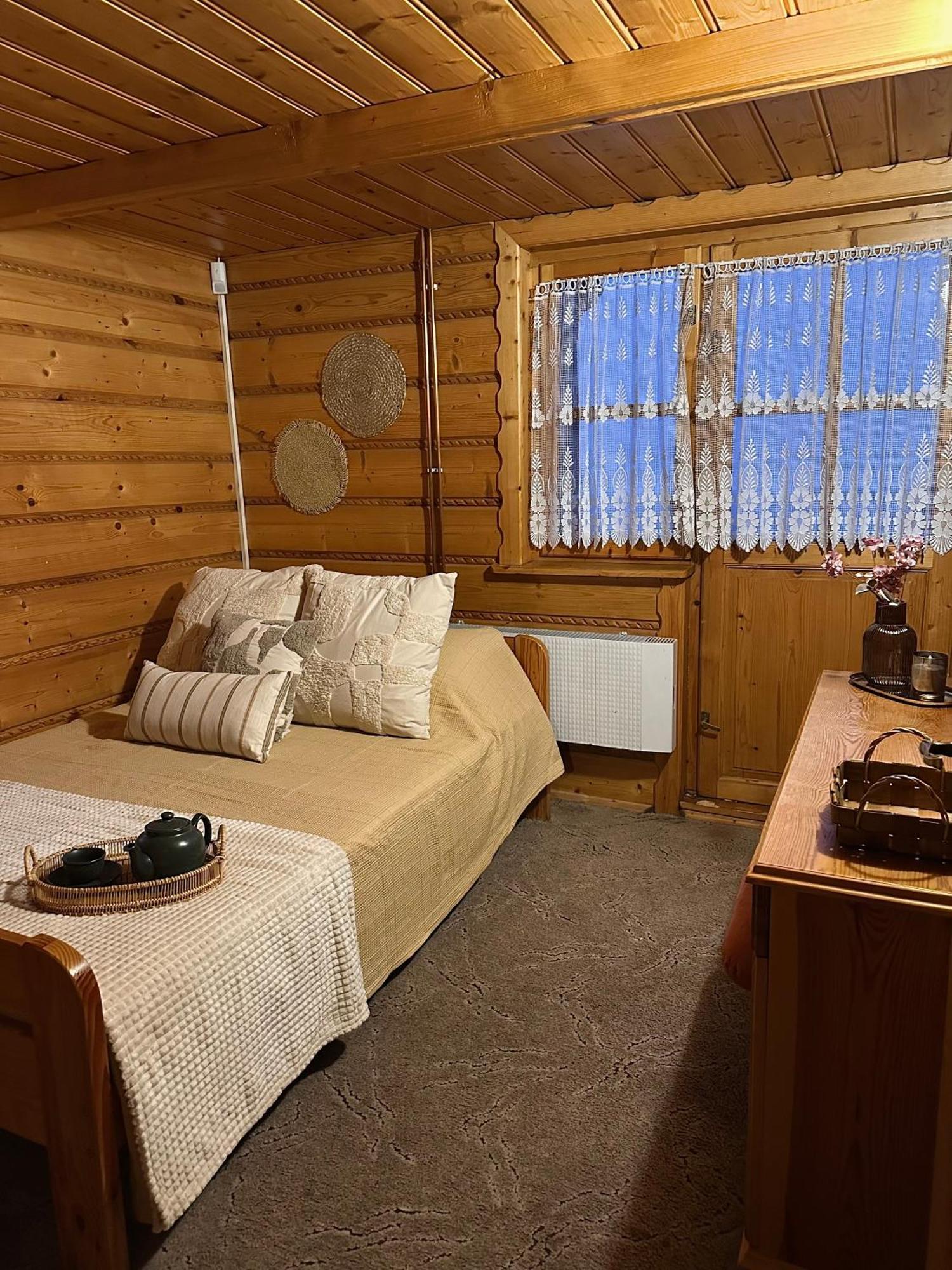 Pelna W Grodku Nad Dunajcem